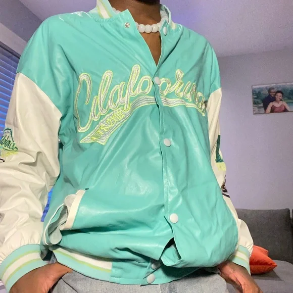 Letterman jacket 🔥🔥 - Picture 4 of 5